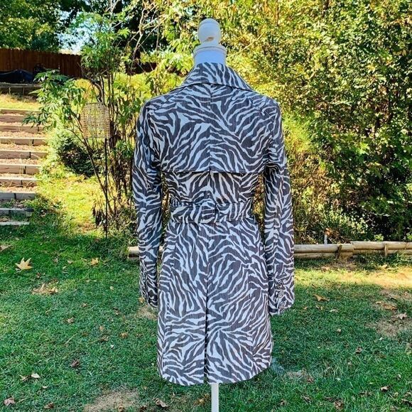 NWOT Guess Trench Coat   - Picture 2 of 6